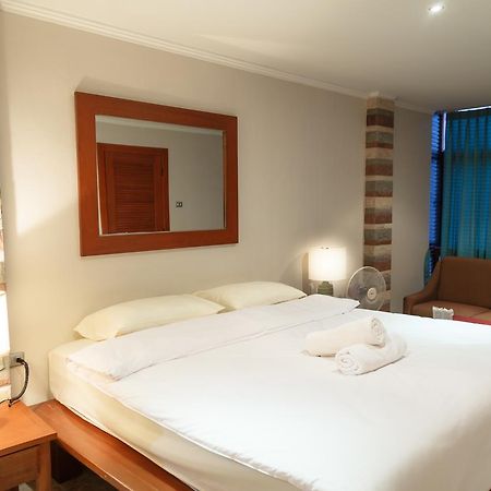 Avenue Beach Hotel Jomtien Exterior foto