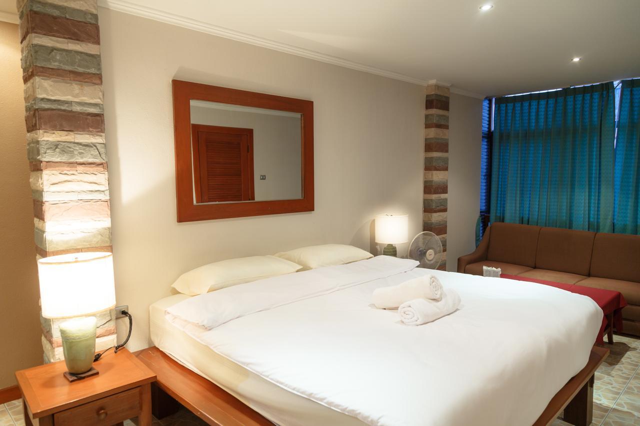 Avenue Beach Hotel Jomtien Exterior foto