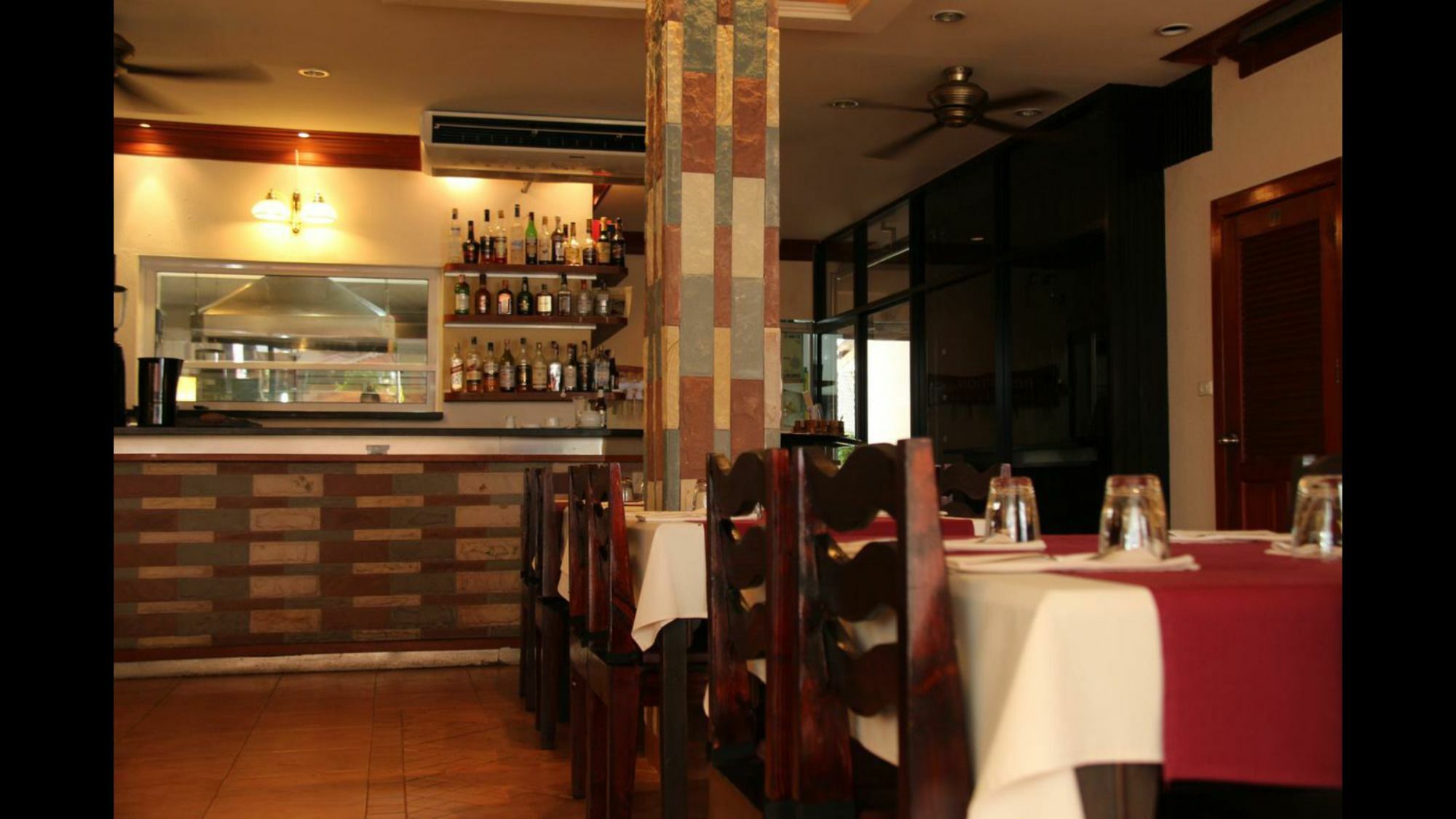 Avenue Beach Hotel Jomtien Exterior foto